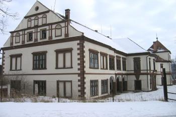 Pohled na zámek od severozápadu ( © Pavel Vítek 02/2006)