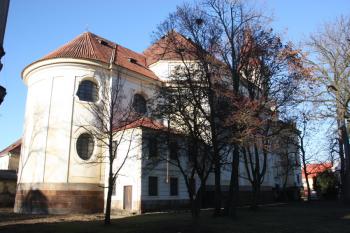Kostel od jihovýchodu ( © Ivan Grisa 12/2009)