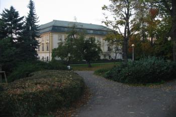 jz.část zámku od parku (© D Dohňanský, 11/2014)