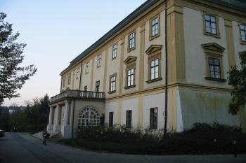 jz.strana zámku (© D Dohňanský, 11/2014)