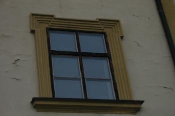 kamenné ostění oken (© D Dohňanský, 11/2014)