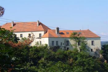 pohled na hrad od SZ (© zdeněk komínek, 07/2008)