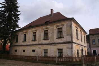 Fara od jihozápadu (© Ivan Grisa, 03/2009)