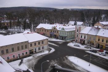 Z věže kostela - východní část náměstí (© Pavel Hubáč, 02/2009)