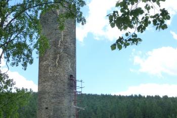 zřícenina hradu Neuberk (© Vlastislav Mareček, 06/2016)