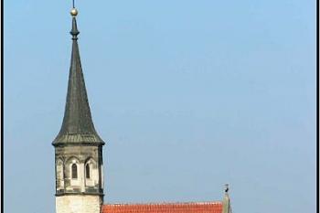 Pohled z koruny novoměstských hradeb ( © Petr Turyna 02/2004)