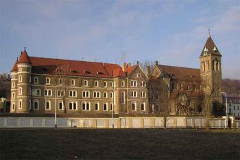 Kostel a klášter ( © Petr Vaculčík 10/2005)
