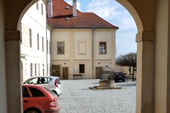 barokní zámek v Nižboru ( © František Kinař 05/2017)