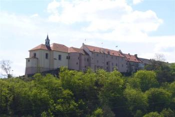 pohled na hrad od severu (© zdeněk komínek, 05/2008)