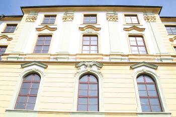 Jižní středový risalit bývalé koleje (© Ivan Grisa, 08/2008)