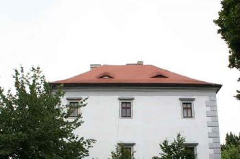 Boční průčelí (© Ivan Grisa, 07/2008)