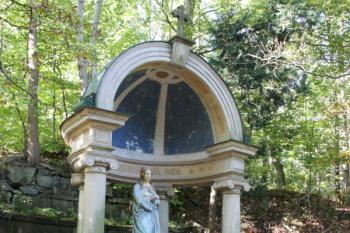 Socha Immaculaty z roku 1869 ( © Ivan Grisa 10/2011)