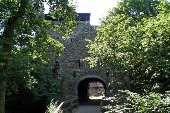 Nový Hrad u Blanska vstupní brána (©aleshwarrior, 09/2012)