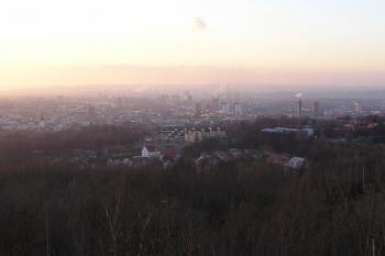 panorama Slezské (v popředí) a Moravské Ostravy ( © Jan P. Štěpánek 12/2007)