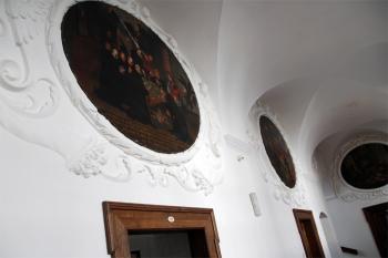Výzdoba klášterní chodby ( © Petr Vaculčík 07/2007)