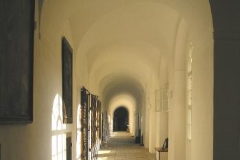 chodba v přízemí (© de.ardoise10/2005)