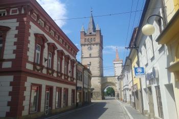 Pohled z města (© Ivo Rozehnal 06/2020)