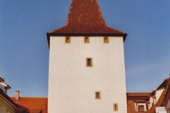 Pražská brána od západu (© Lukáš Pechánek, 08/2005)