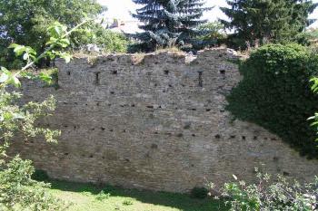 Západní parkánová zeď ( © Petr Turyna 07/2005)