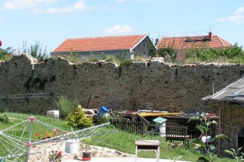 Západní parkánová zeď ( © Petr Turyna 07/2005)