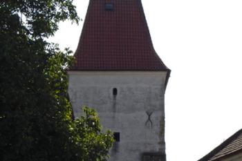 Severní průčelí Pražské brány ( © iV 14.9.2007)