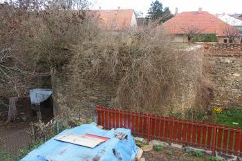 pátá západní parkánová bašta (© Karel Husák, 11/2009)