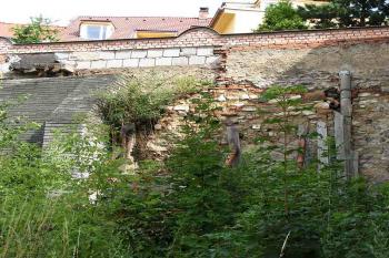 Jihozápadní část hradeb ( © Petr Turyna 07/2005)