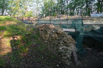 Nový Hrad u Kunratic postup rekonstrukce květen 2013 (© aleshwarrior, 05/2013)