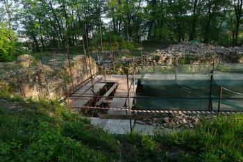 Nový Hrad u Kunratic postup rekonstrukce květen 2013 (© aleshwarrior, 05/2013)