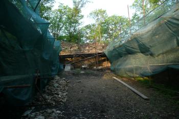 Nový Hrad u Kunratic postup rekonstrukce květen 2013 (© aleshwarrior, 05/2013)
