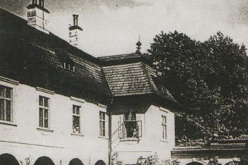 Zámek od nádvoří ( © Owczarzy W.)