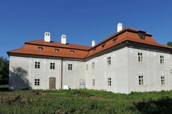 zahradní průčelí zámku (© Jan P. Štěpánek 05/2014)