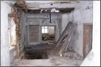 vstupní hala patra zámku s vyústěním hlavního schodiště ( © Jan P. Štěpánek 04/2005)