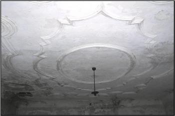 jedinné unikátně dochované celé štukové zrcadlo v patře zámku ( © Jan P. Štěpánek 04/2005)