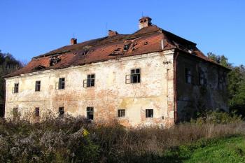zámek v Ropici od jihu ( © Jan P. Štěpánek 10/2007)
