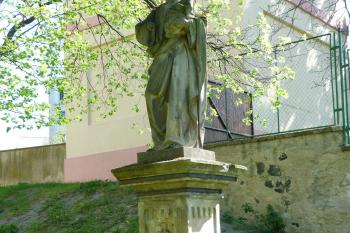  kostel sv. Jakuba - sochy u kostela (© František Kinař, 04/2012)