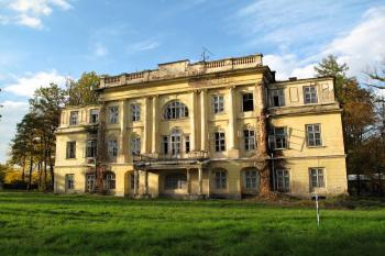 zahradní průčelí zámku ( © Jan P. Štěpánek 10/2013)