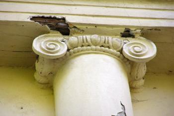 Detail jednoho ze sloupů ( © Jan P. Štěpánek 09/2007)