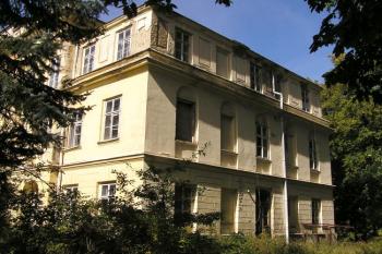 Východní fasáda zámku ( © Jan P. Štěpánek 09/2007)
