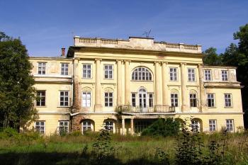 Jižní průčelí zámku ( © Jan P. Štěpánek 09/2007)