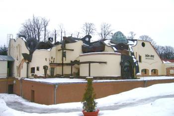 Restaurace a konferenční centrum ( © Pavel Vítek 02/2006)