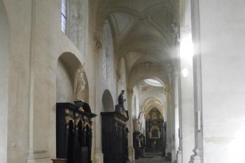 Levá boční loď (© Johannes Cladis, 08/2014)