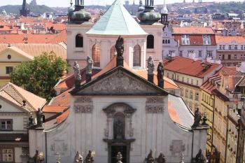 Kostel sv. Salvatora ze Staroměstské mostecké věže ( © Jan P. Štěpánek 07/2007)