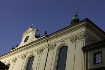 průčelí kostela sv. Klimenta z Karlovy ulice ( © Milan Caha 12/2007)