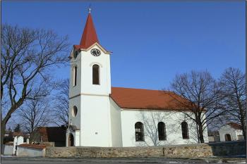 Sv. Petr v Dubečku ( © Petr Turyna 01/2006)