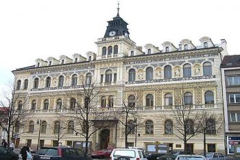 Městský úřad - pseudorenesanční radnice ( © Pavel Vítek 03/2006)