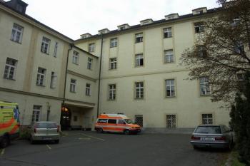 jižní křídlo a novější pátý trakt ( © Milan Caha 11/2007)