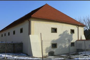 Severozápadní nároží sýpky ( © Petr Turyna 01/2006)