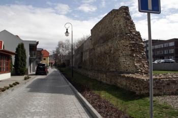 Hradby na jihu ( © Iva Spurná 3.4.2010)