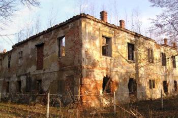 zámek v Kunčicích od jihozápadu ( © Jan P. Štěpánek 12/2007)